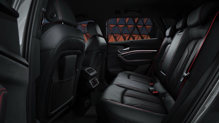 2024 Audi Q8 Sportback e-tron Interior Image 5