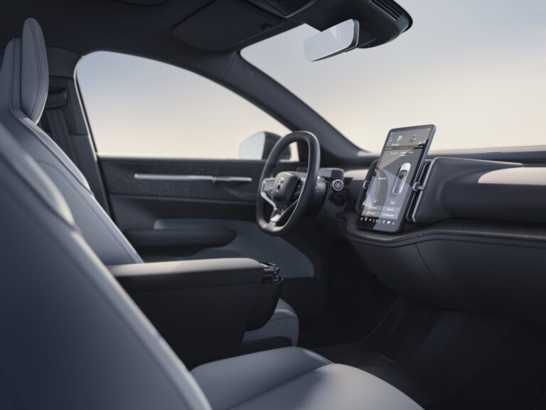 2023 Volvo EX30 Single Motor Extended Range Interior Images