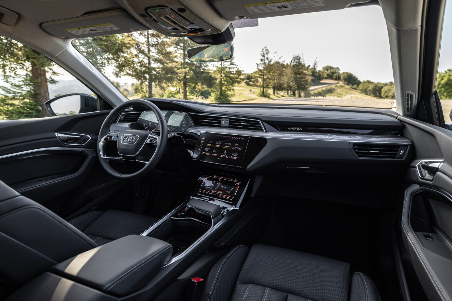 2024-Audi-Q8-e-tron-interior