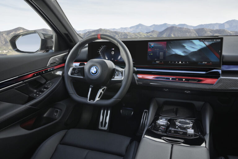 2024 BMW i5 M60 Interior Image 2