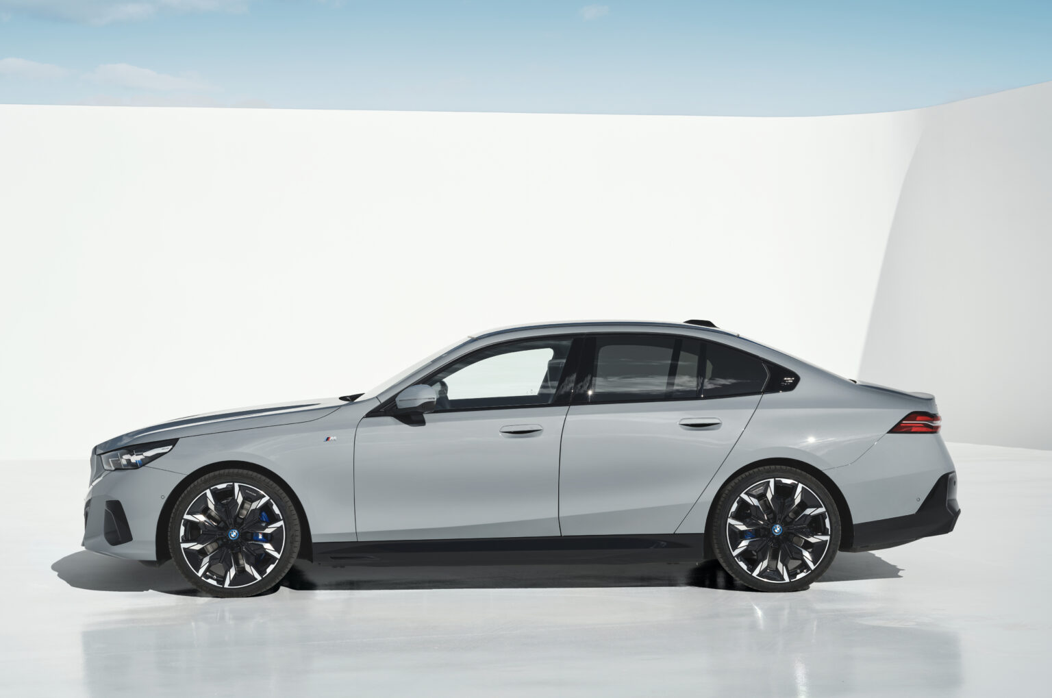 2024 BMW i5 Exterior Image 9