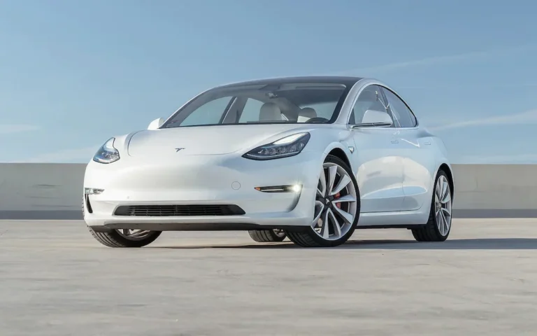 2023 Tesla Model 3 Exterior Image 1