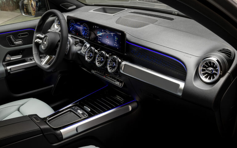 2024 Mercedes EQB SUV EQB 300 4MATIC SUV Premium Interior Images