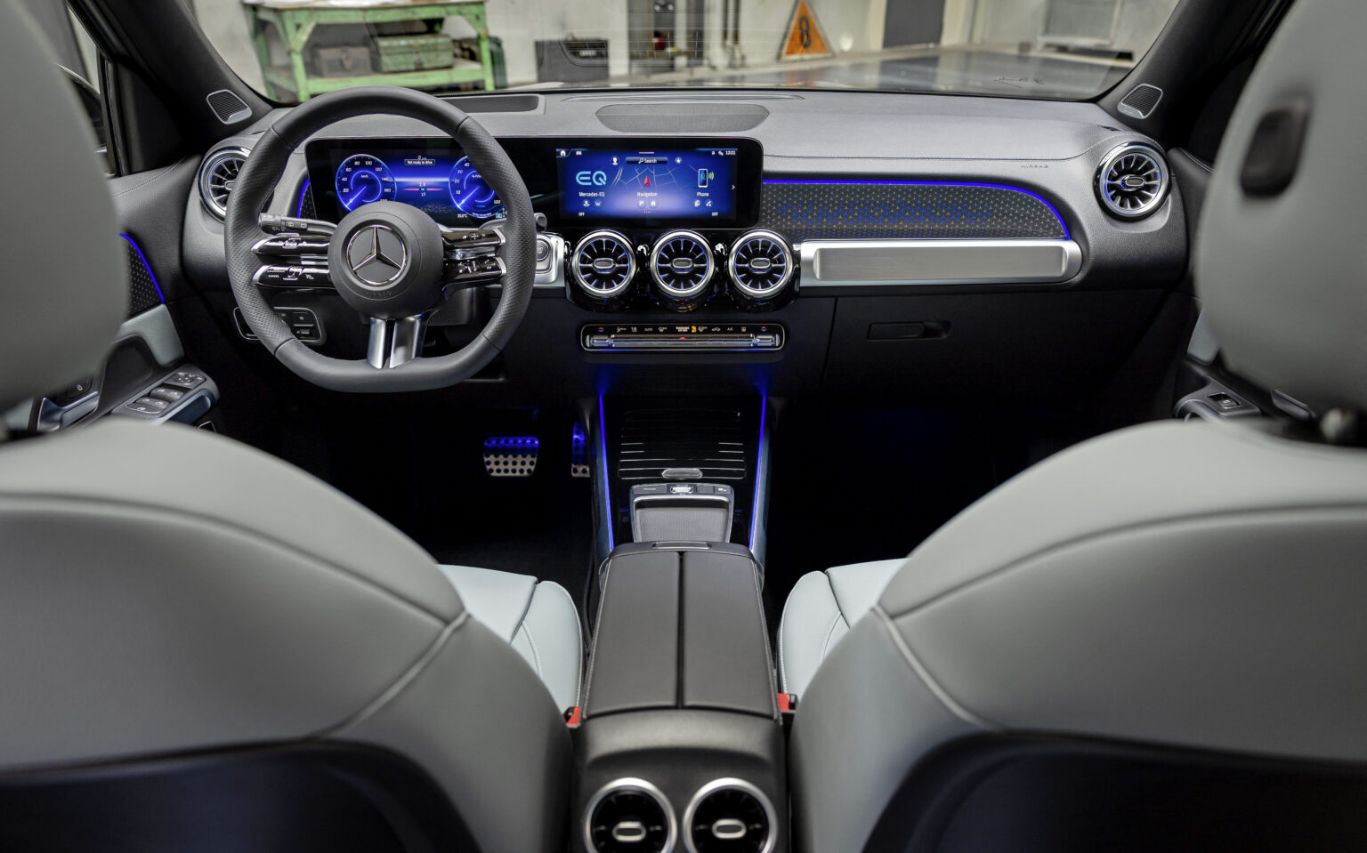 2024 Mercedes EQB SUV Interior Image 1