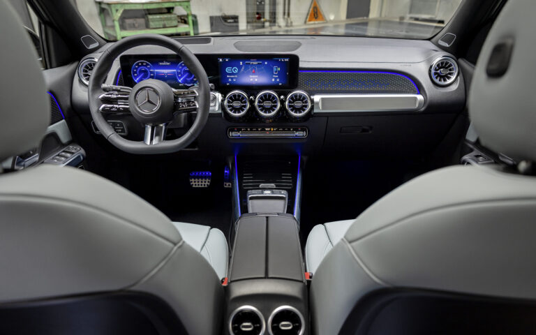 2024 Mercedes EQB SUV EQB 250+ SUV Premium Interior Images