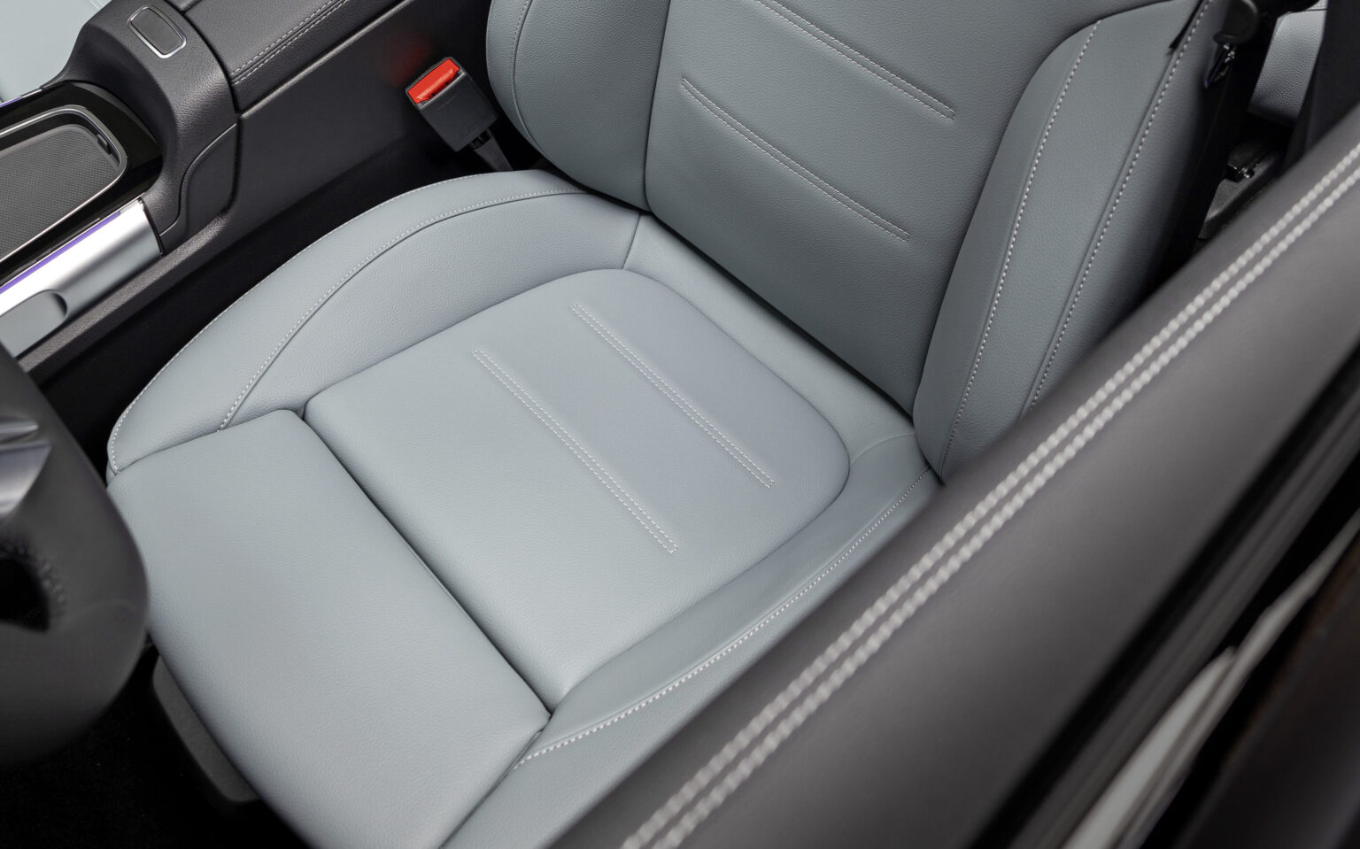 2024 Mercedes EQB SUV Interior Image 7