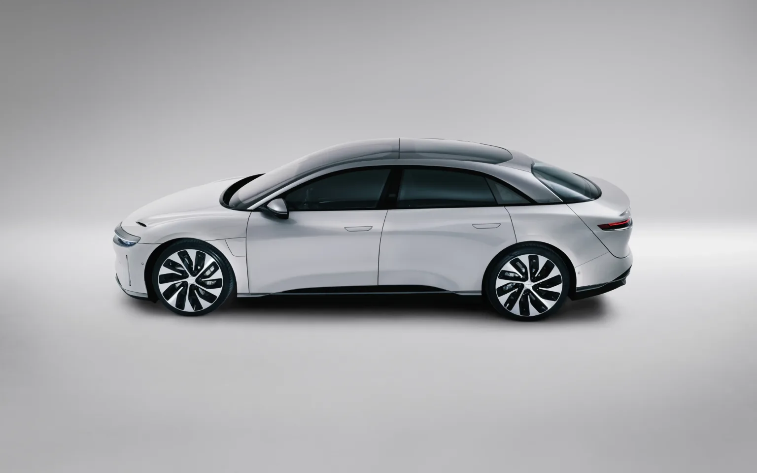 2023 Lucid Air Best AWD Electric Vehicle 4