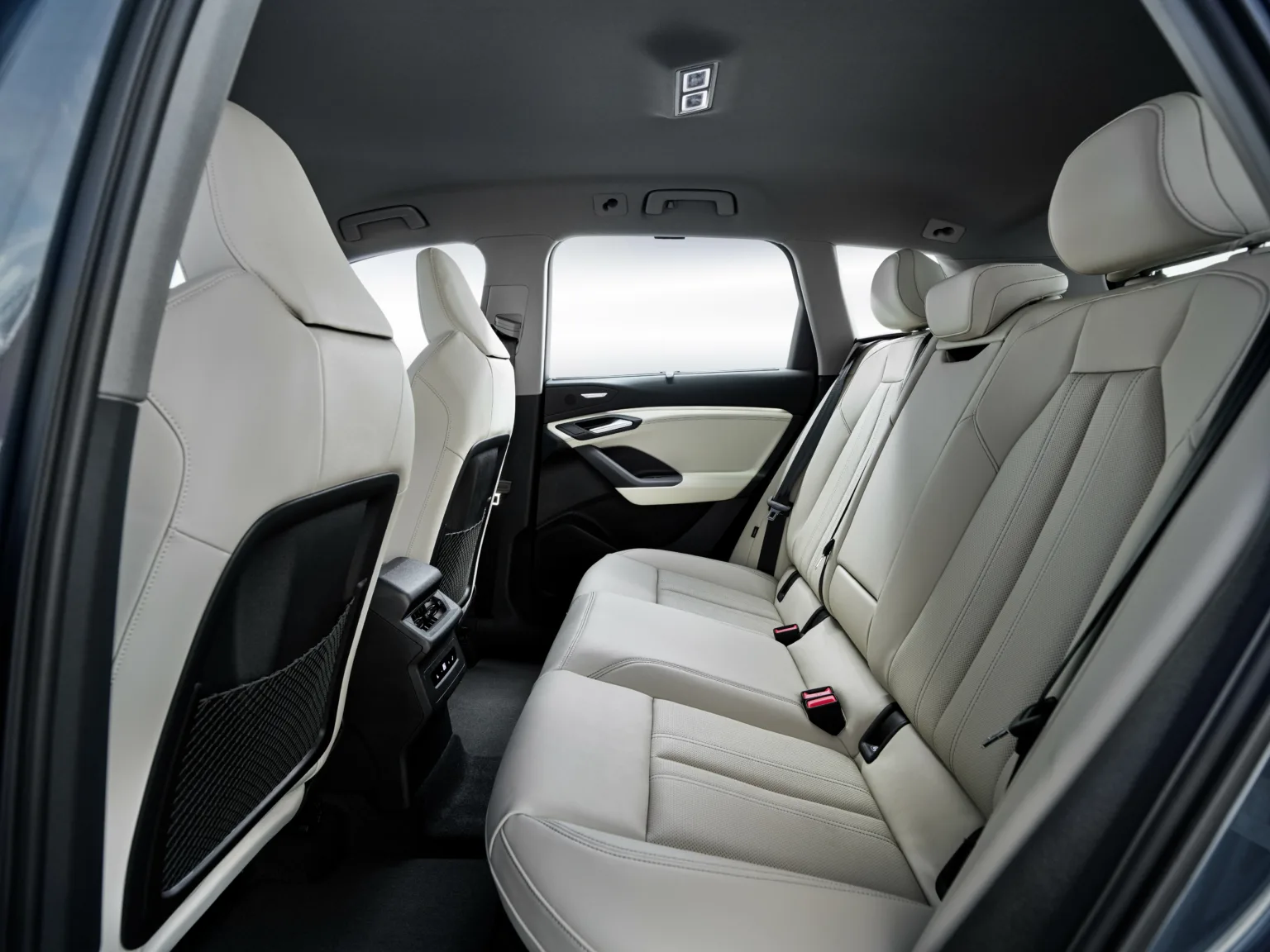 2024 Audi Q6 e-tron Interior Image 5