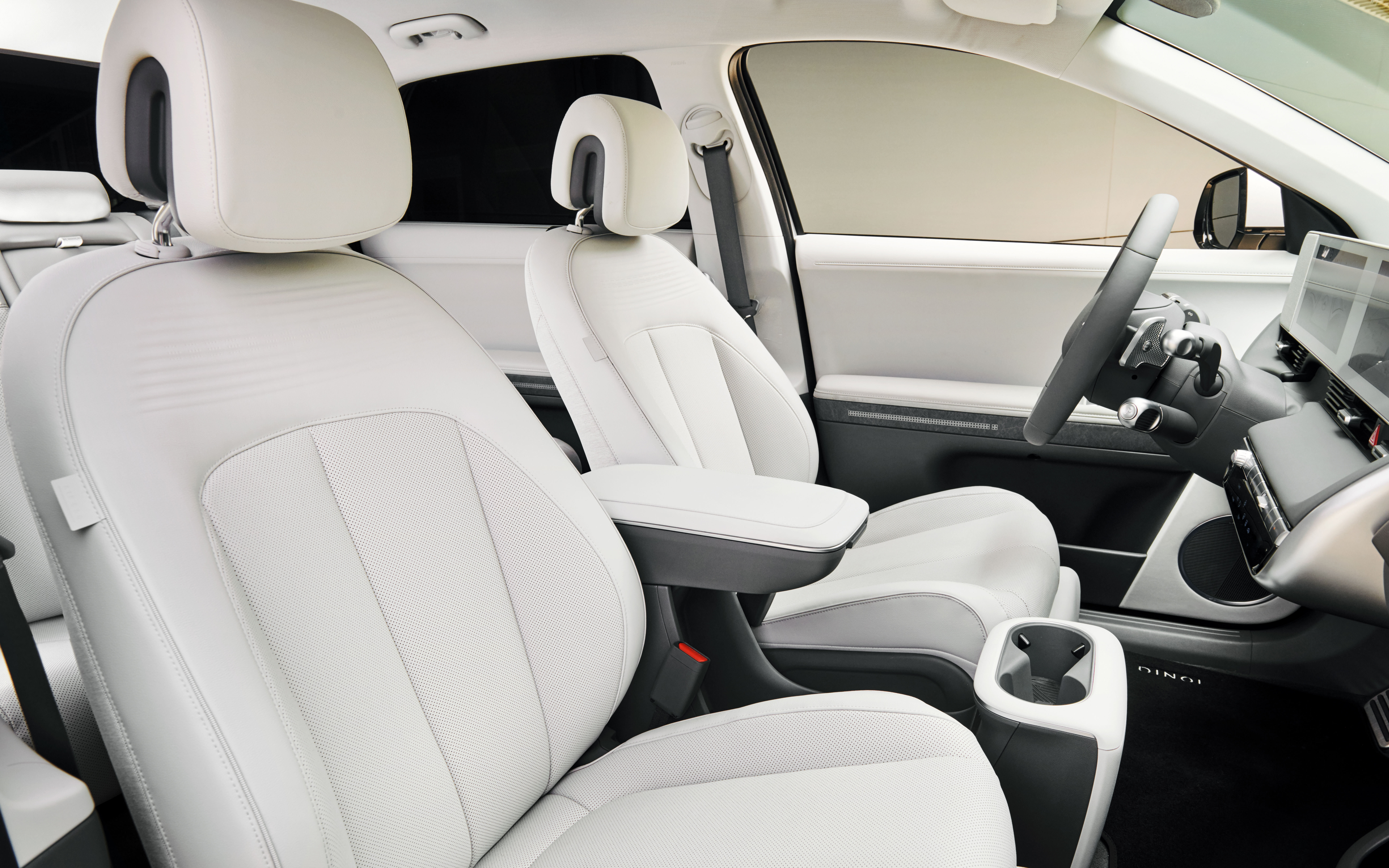 2023 Hyundai Ioniq 5 Q3 2023 Sales Interior Image 3