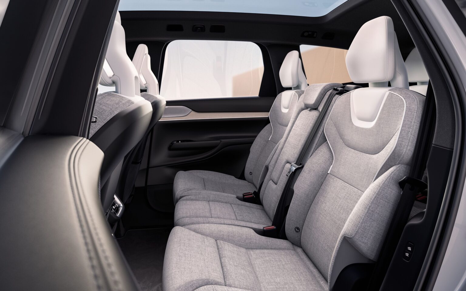 2024 Volvo EX90 The Best 7 Seater Electric SUV Interior Image 1