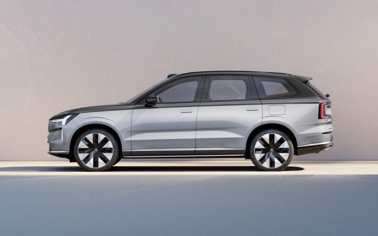 2024 Volvo EX90 The Best 7 Seater Electric SUV Exterior Image 2