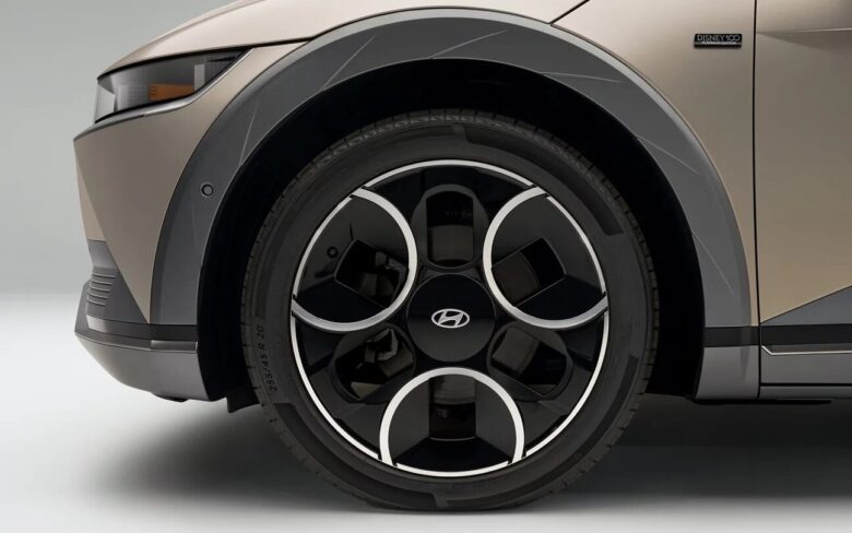 Hyundai Ioniq5 Disney100 Platinum Edition exterior image 2