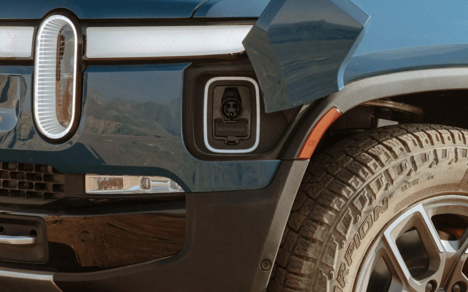 2023 Rivian R1T free charger exterior image 3