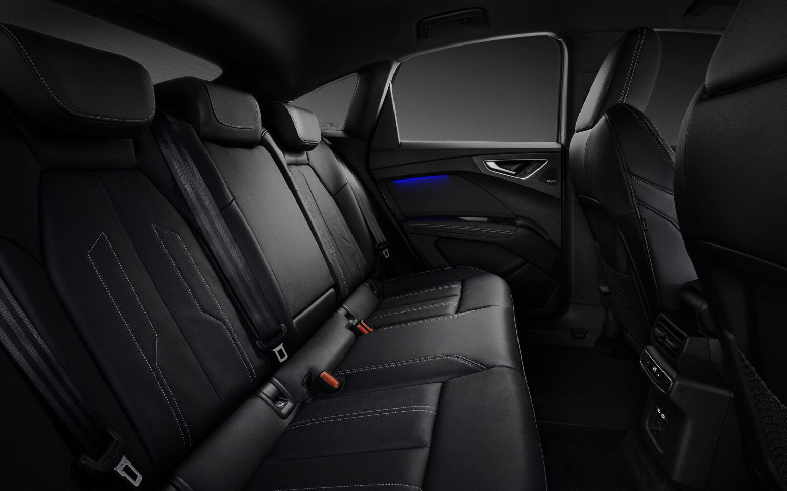 2024 Audi Q4 Sportback e-tron Interior Image 5
