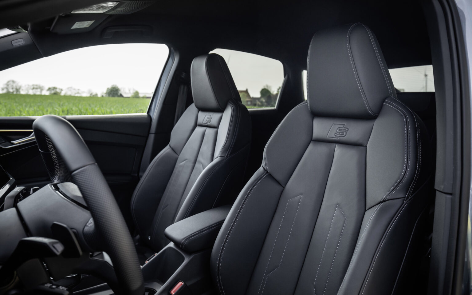 2024 Audi Q4 Sportback e-tron Interior Image 4