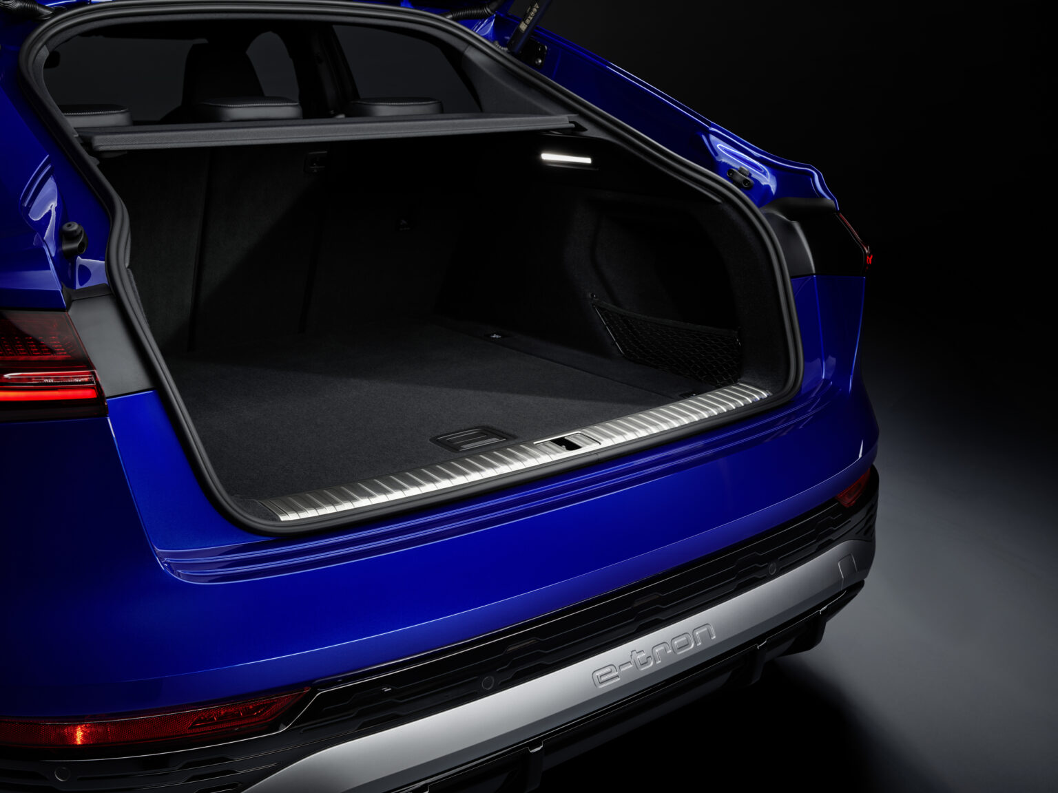 2024 Audi SQ8 Sportback e-tron Interior Image 7