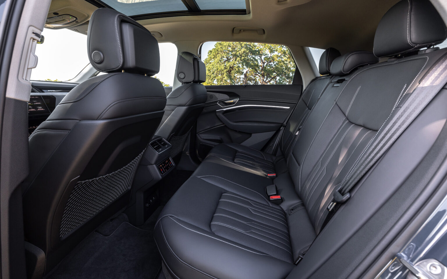 2024 Audi SQ8 e-tron Interior Image 7