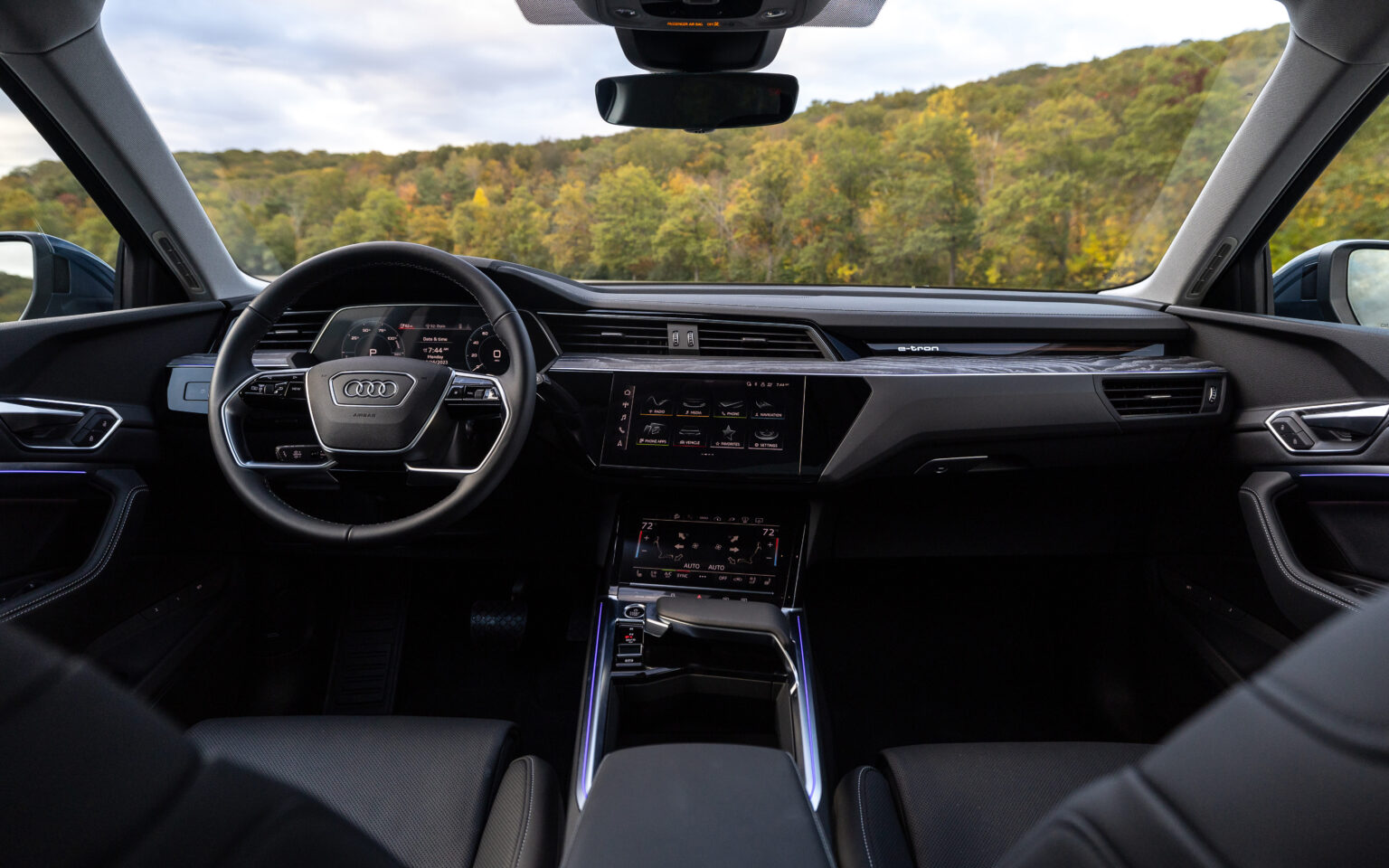 2024 Audi SQ8 e-tron Interior Image 1