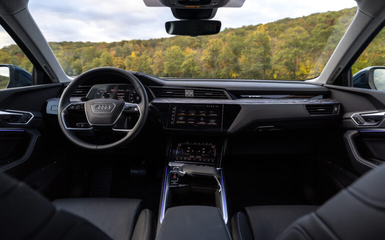 2024 Audi SQ8 e-tron Premium Plus Interior Images