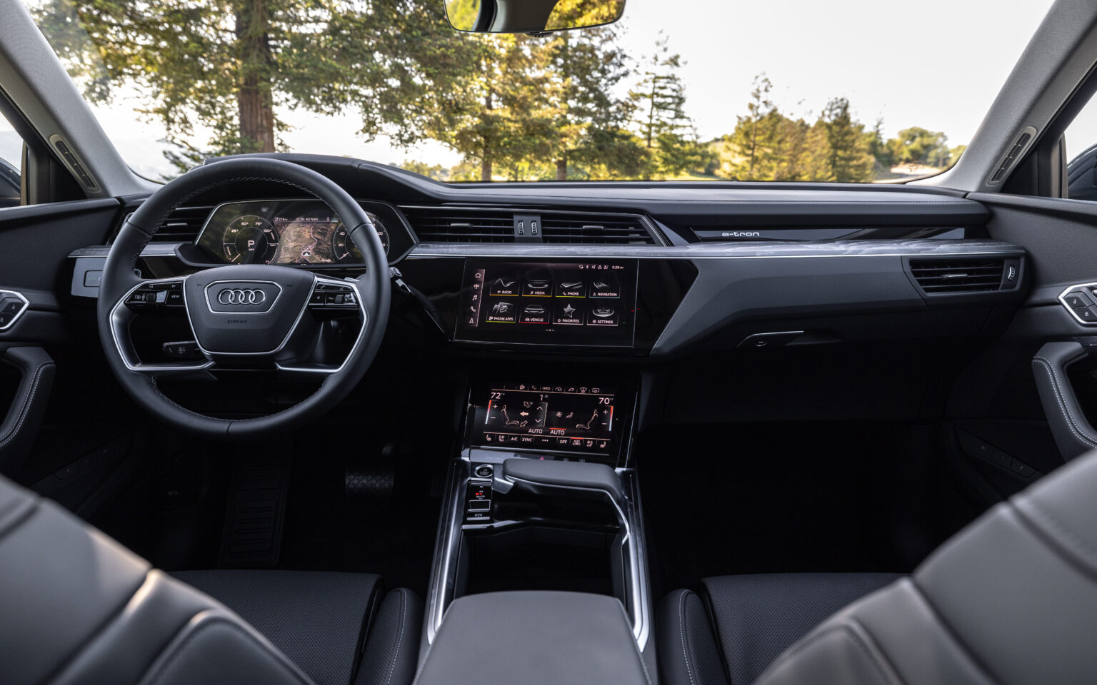 2024 Audi SQ8 e-tron Interior Image 2