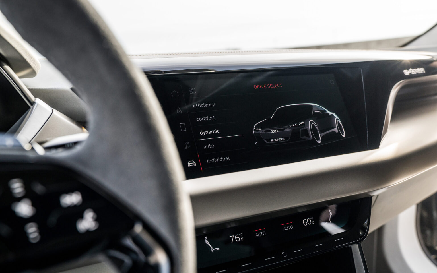 2024 Audi e-tron GT Interior Image 3