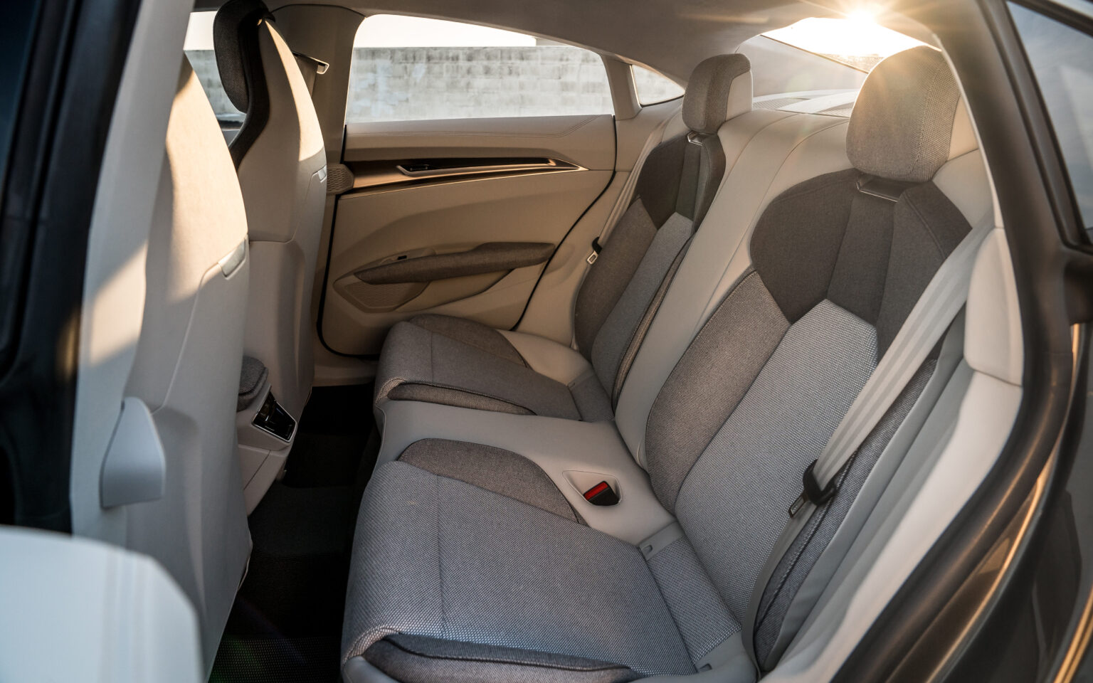 2024 Audi e-tron GT Interior Image 4