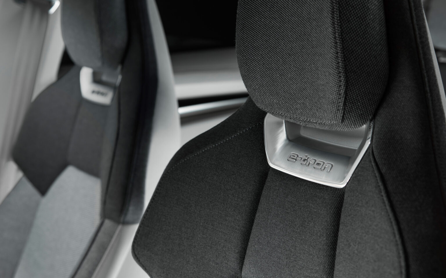 2024 Audi e-tron GT Interior Image 6