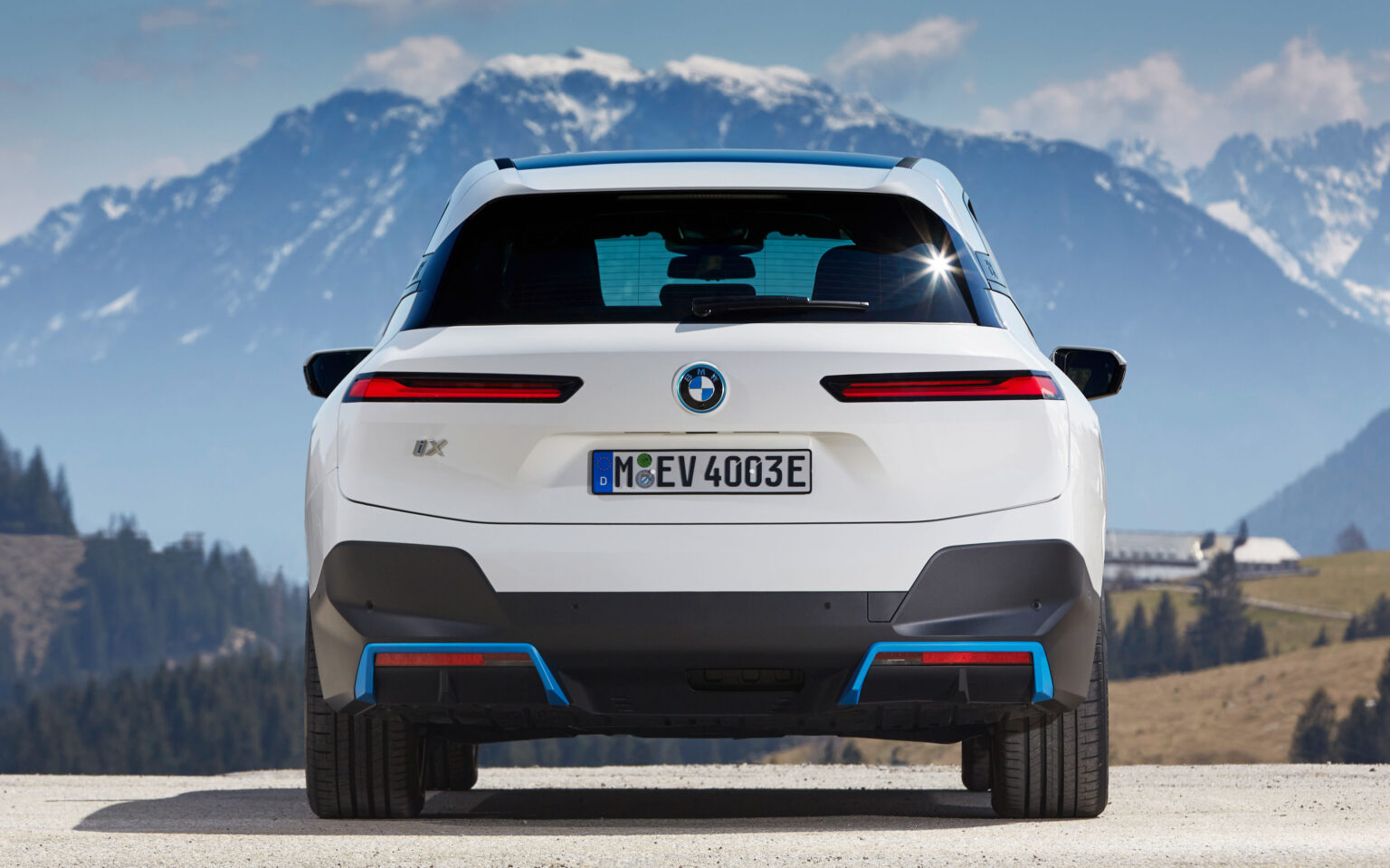2024 BMW iX Exterior Image 4