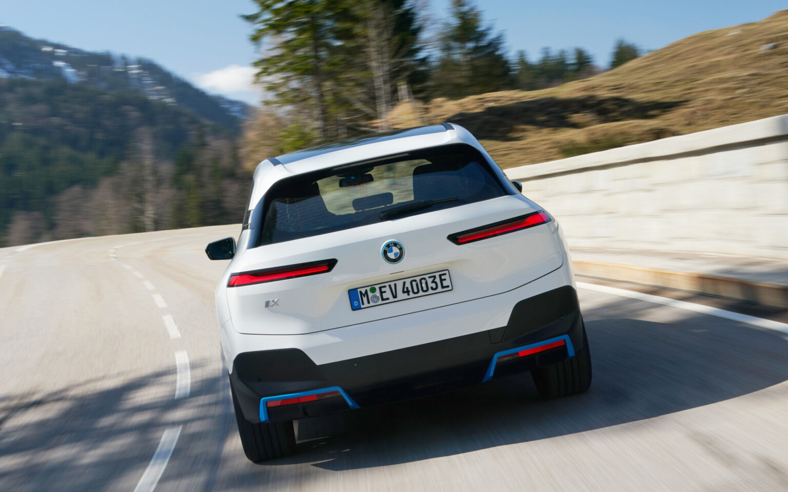 2024 BMW iX Exterior Image 6