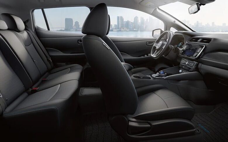 2024 Nissan Leaf Interior Image 4