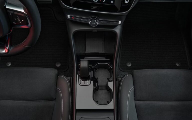2024 Volvo C40 Recharge Plus Single Motor Extended Range Interior Images