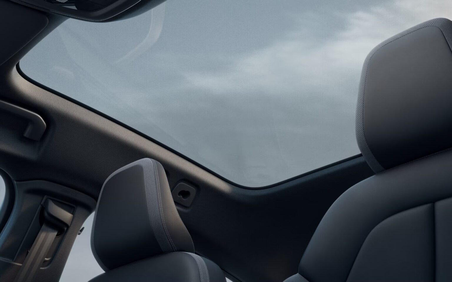 2024 Volvo C40 Recharge Interior Image 8
