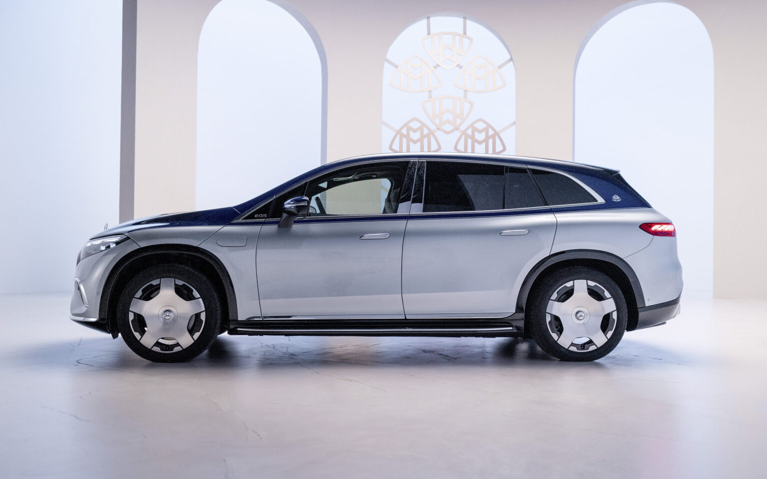 large electric suv Mercedes-Maybach EQS SUV