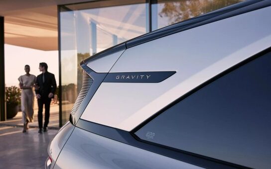 Lucid Gravity reveal exterior image 10