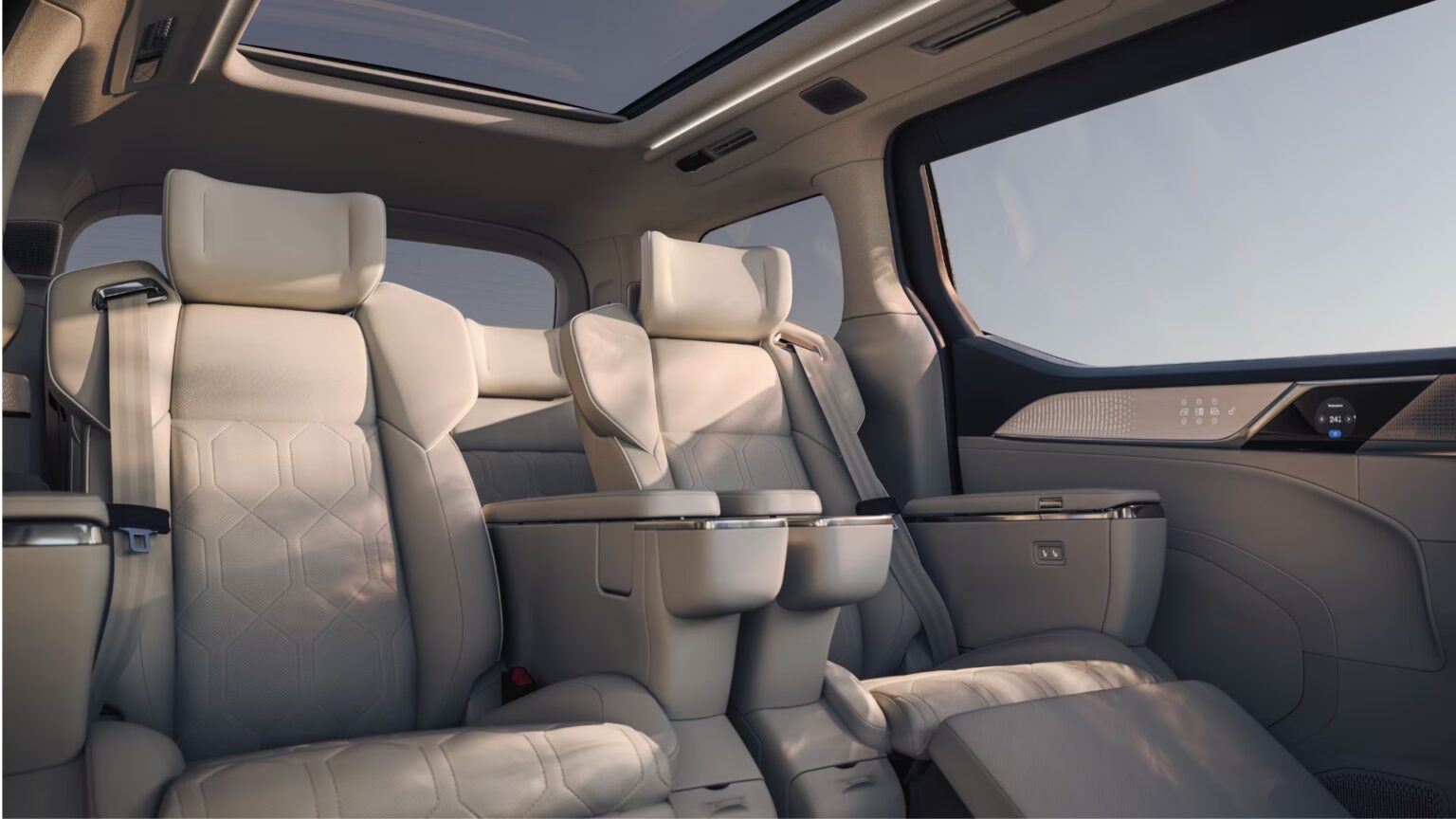 Volvo EM90 Debut interior image 1