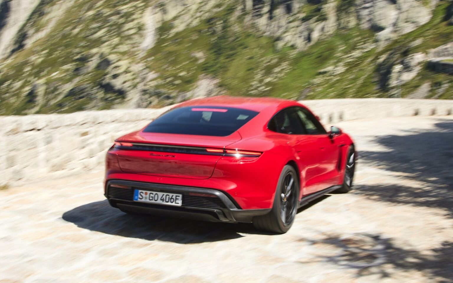 2024 Porsche Taycan Exterior Image 7