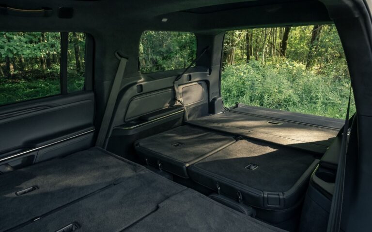 2024 Rivian R1S Dual-Motor AWD Max pack Interior Images