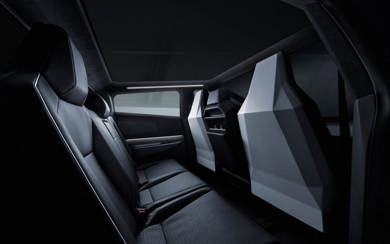 2024 Tesla Cybertruck Interior Image 7