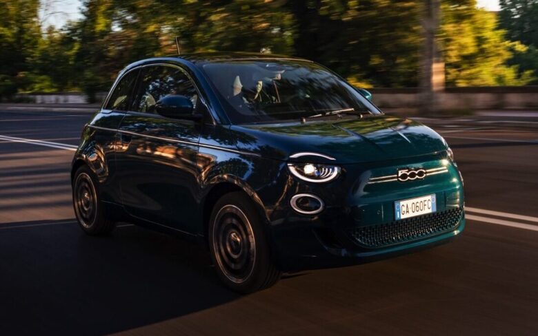 Best small electric cars fiat 500e (1)