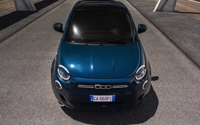 Best small electric cars fiat 500e (4)