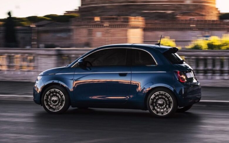 Best small electric cars fiat 500e (6)
