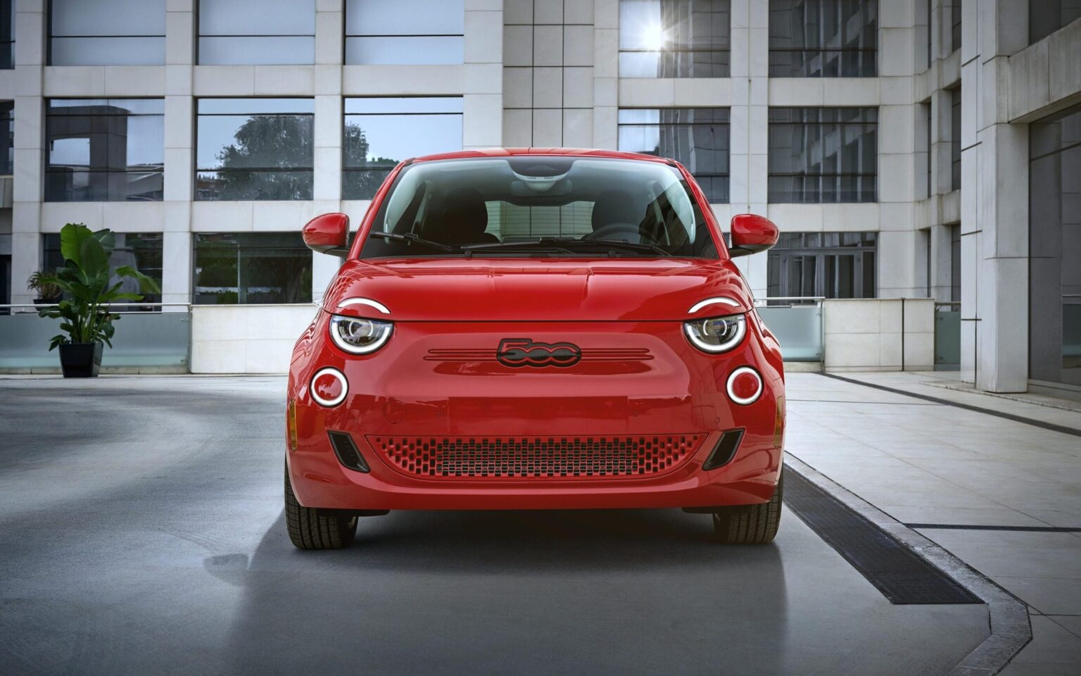 Fiat (500e) RED arrival exterior image 2