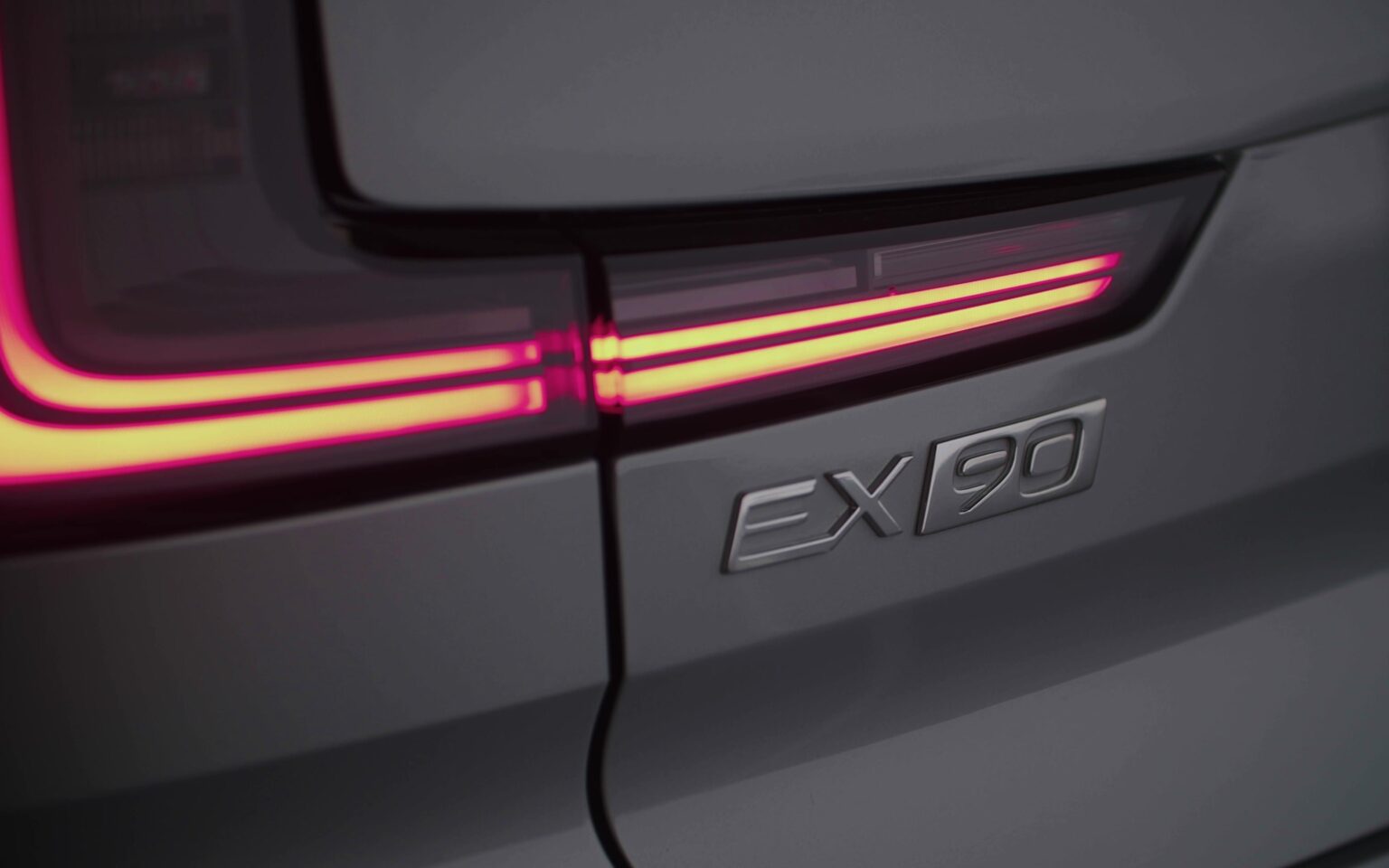 Volvo EX90 safety exterior image 2