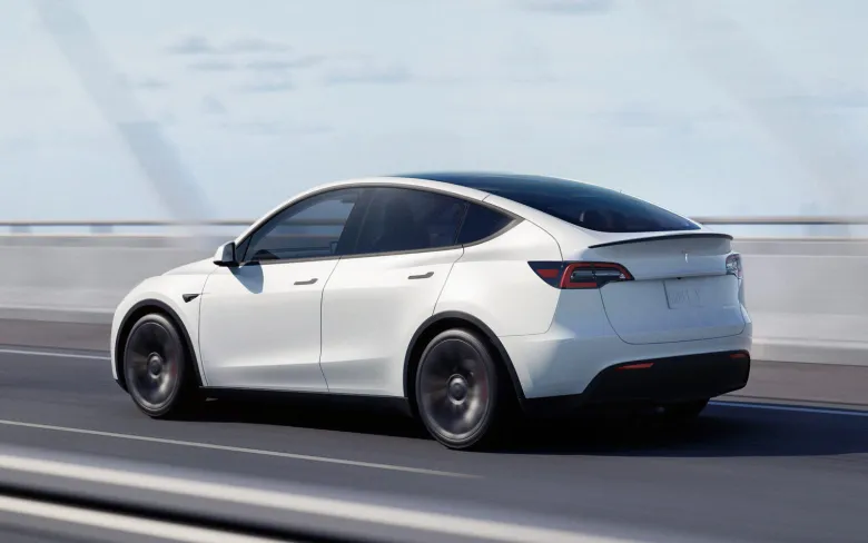2024 Tesla Model Y Exterior Image 9