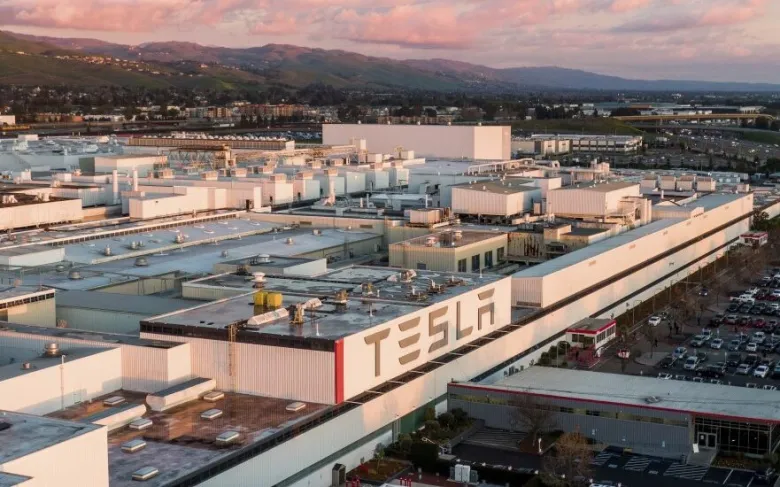 electric car companies tesla factory (2)