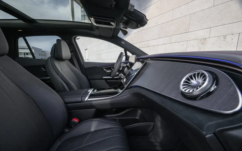2024 Mercedes EQE SUV Interior Image 2