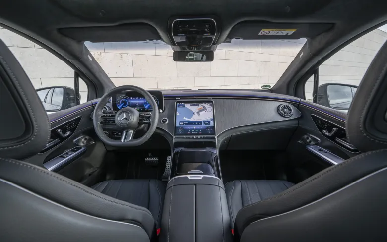 2024 Mercedes EQE SUV Interior Image 1