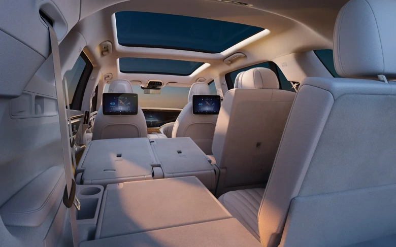 2024 Mercedes EQS SUV Interior Image 15