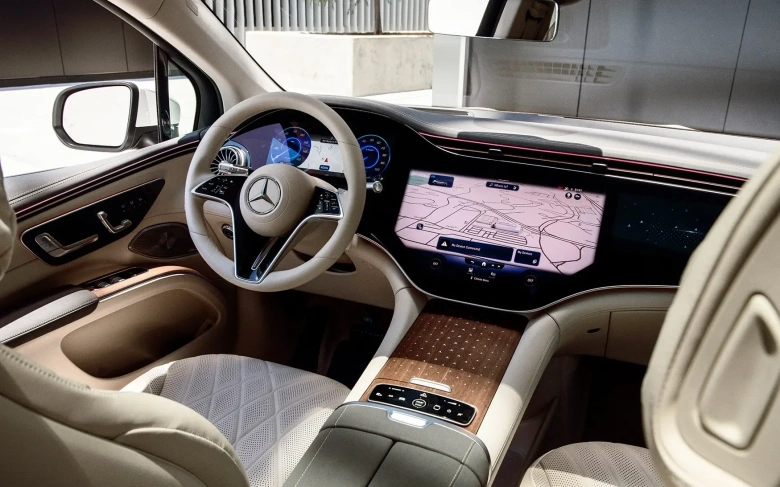 2024 Mercedes EQS SUV Interior Image 1