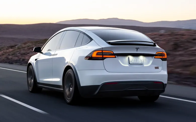 2024 Tesla Model X Exterior Image 3